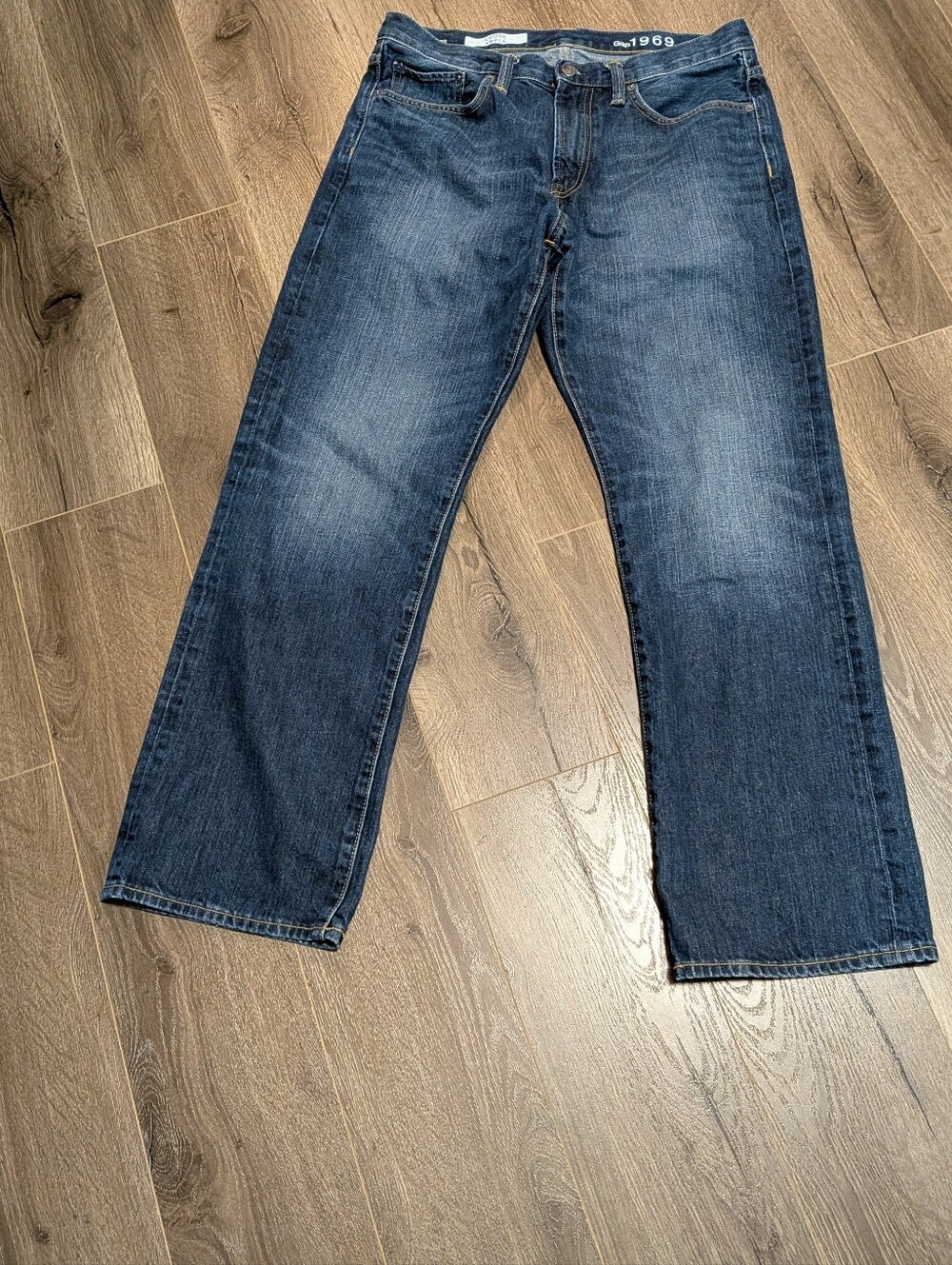 GAP MAN JEANS LOOSE AMPLE 1969. EUC. Size 33/32. 100% Cotton. Whiskering